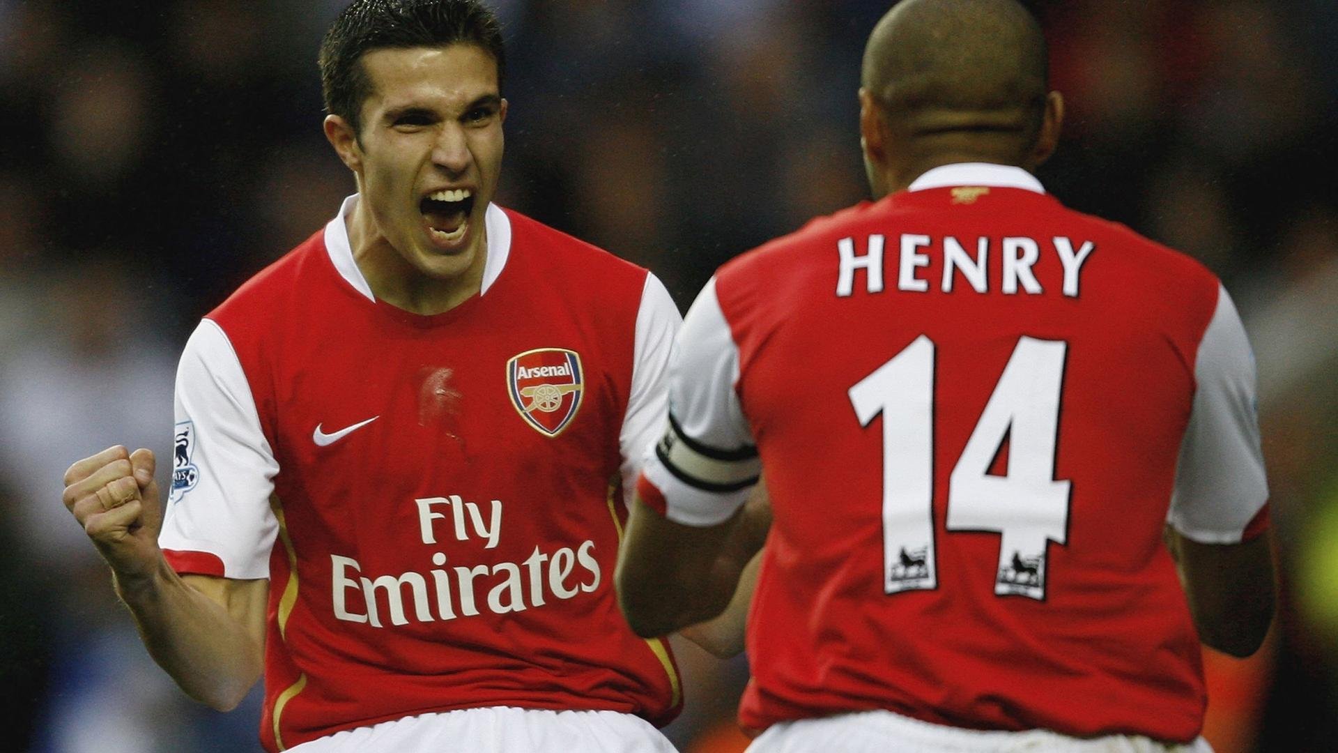 米兰体育官网-WRC多车追逐战：激烈的超车瞬间